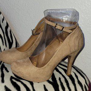 QUPID TRENCH-362 TAUPE SUEDE SIZE: 7.5 HEELS